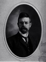 Dr. F . M. Pottenger